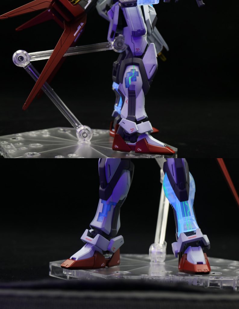 色付きの部分にもわずかにクリア部分を残してあります。ドット迷彩なのはデジタルなカクカク感を演出したかったので、ドット迷彩用のマスキングテープを使用して塗装しました。ブラックライトをあてると写真のように内部が浮かび上がり、想像通りの素敵な雰囲気になりました！