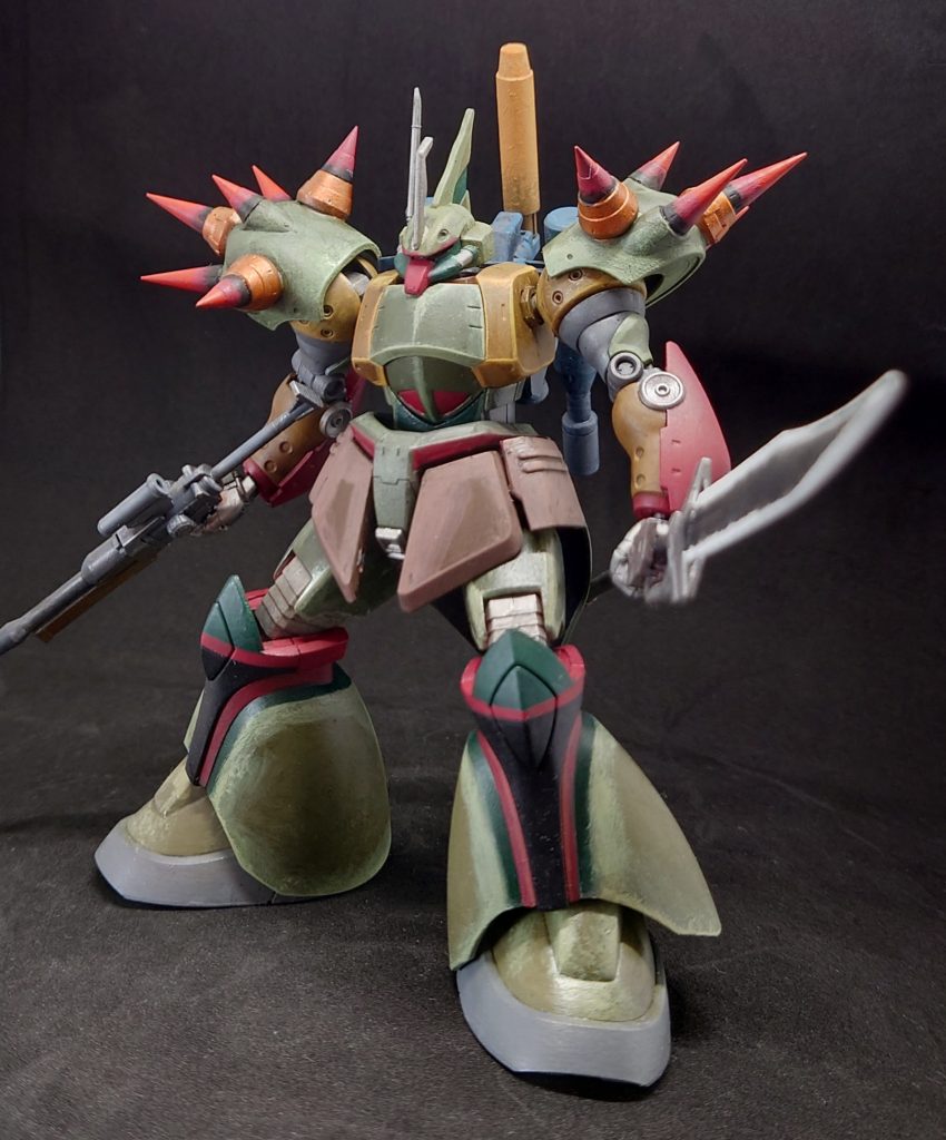 足には元ネタのドラマの主人公のヘルメットの顔を書きました