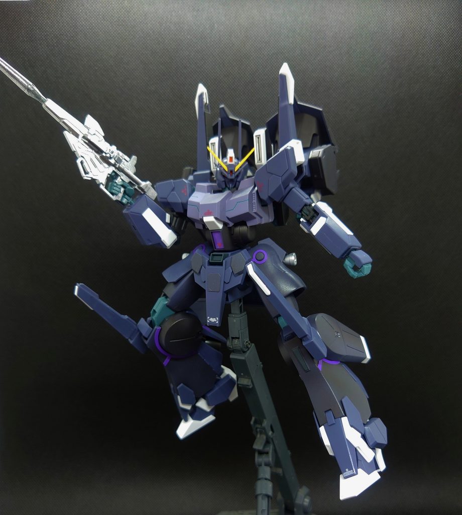 武器構え。10年ほど前に制作したアクションベースで撮影していたのですが、途中でヘタレてしまいました。重量級キットです!