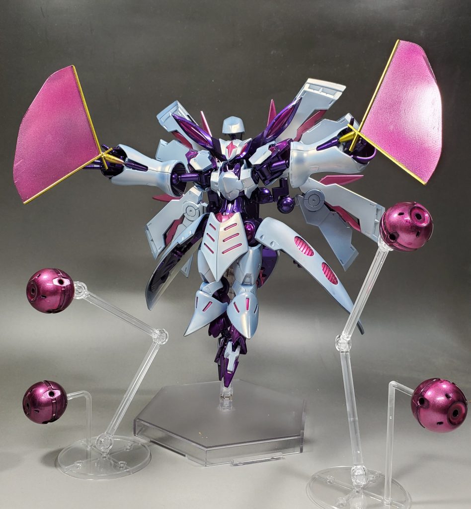 無線誘導式複数攻撃端末姫鞠(ヒメマリ)×４江戸彼岸(エドヒガン)×10　ヒメマリはベキルベウのポッド、エドヒガンはキュベレイのファンネルです。