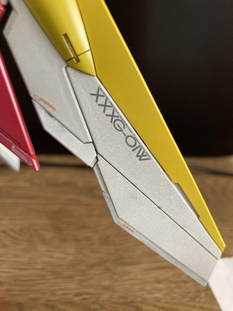 下地が透けてて白が乗り切ってないだけなのになんかいい感じ笑