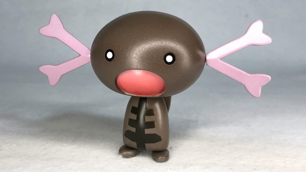 正面かわいい(語彙力)最新作「スカーレット・バイオレット」で登場するどく・じめんタイプのウパーです。素体には「プチッガイ」を使用あの長丸い顔がジャストフィットでした!さらに元の鼻先のパーツを外したスペースがちょうど今の口部分のスペースとなり(パテ埋めなどしましたが)それだけでしっかりした形になりました!