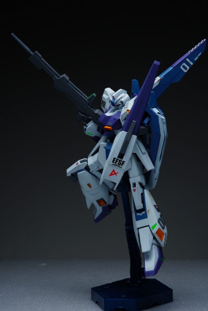 アクション。年代的にはZZとCCAの間くらいなので所属もKARABAからEFSFへ移行しています。