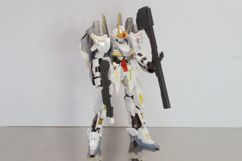 ビームライフルのみならず、クレイバズーカもオマケで付いてくるという親切設計です。