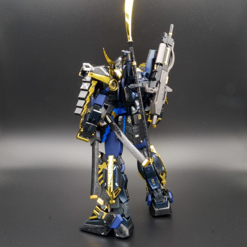 イマイチ分かりづらいトコロでもどかしいのですが、脇差は短く改修しています。