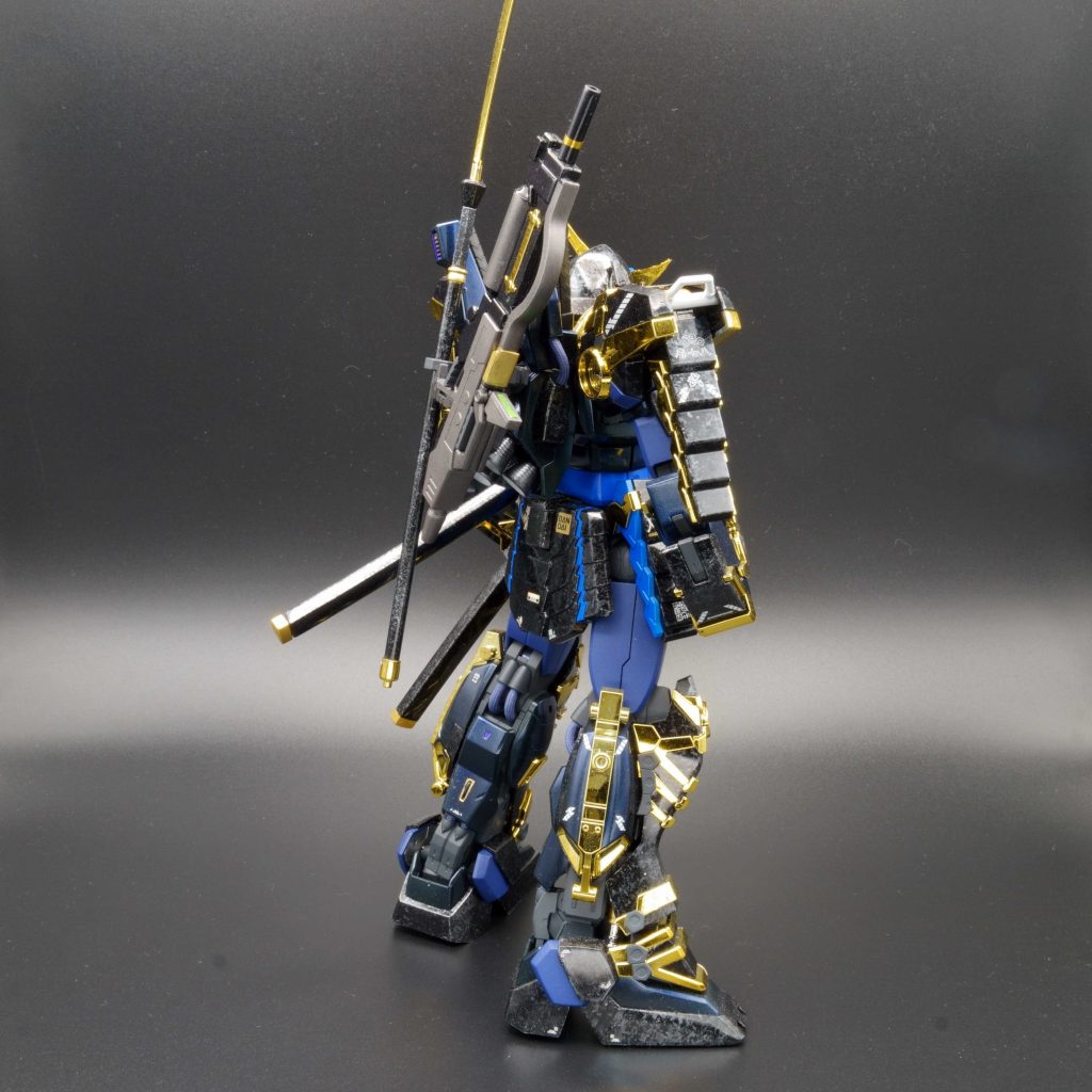 以前に真武者頑駄無も制作しているので、並べて飾れるようにマーブル塗装にしました。