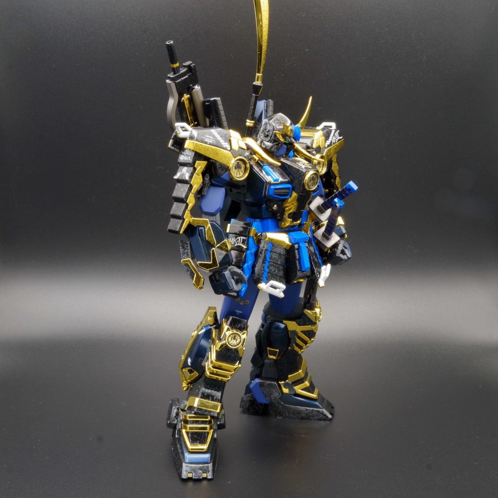 各部に謎の取っ手を取り付けました。真武者頑駄無のイメージです。