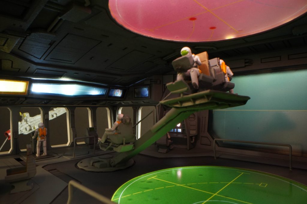 全面モニターも光ります。ちょっと光が漏れてますね。。。