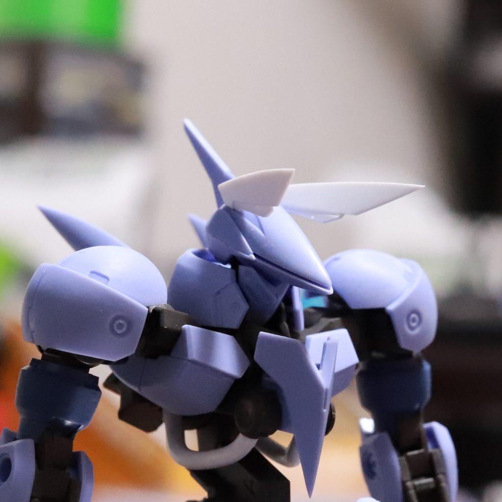 表面処理とアンテナ、スラスターに付いたパーツを鋭角化