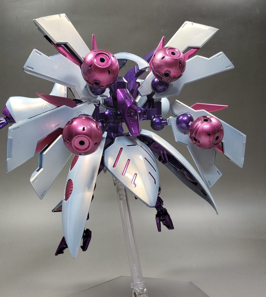 ベギルベウのウイングは2体分使用。接続方法を変えて結んだリボンっぽく見えるように配置しました。