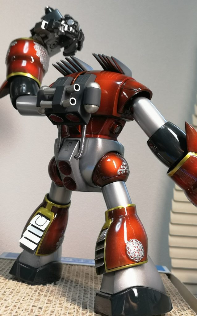 改造ポイントに書き忘れましたが、バックパックからお尻に伸びる動力パイプはスプリングに交換、ふくらはぎのスラスターフィンは自作のものに交換しています(合わせ目対策)。