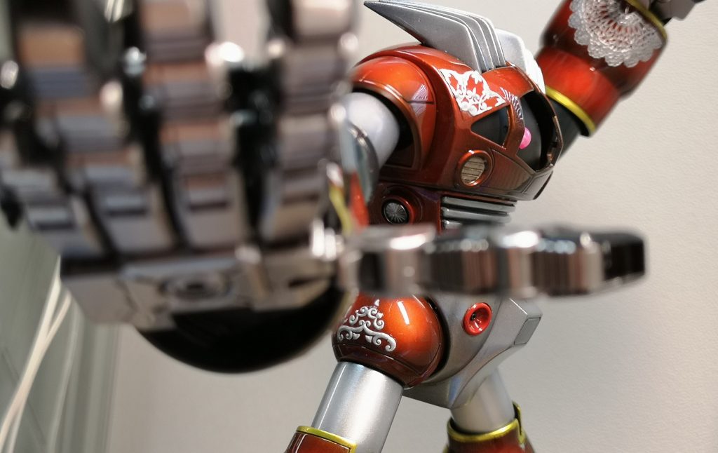 歌舞伎ポーズさせたかったのです。個人的には、脚の付け根のボーリングの玉みたいなのがお気に入り。