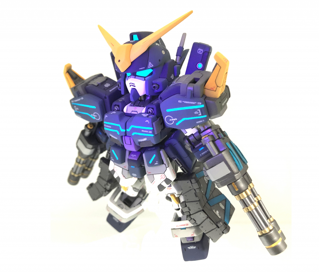 蛍光塗料で塗装した箇所は、ブラックライトを照らすと光ります