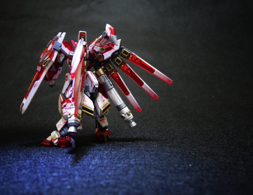 色変えだけでサクッと作ろうと思ったのに4日かかってしまいました。調子に乗ってデカールまで貼ったらさらに時間がかかってしまい・・・。でも楽しい（泣）