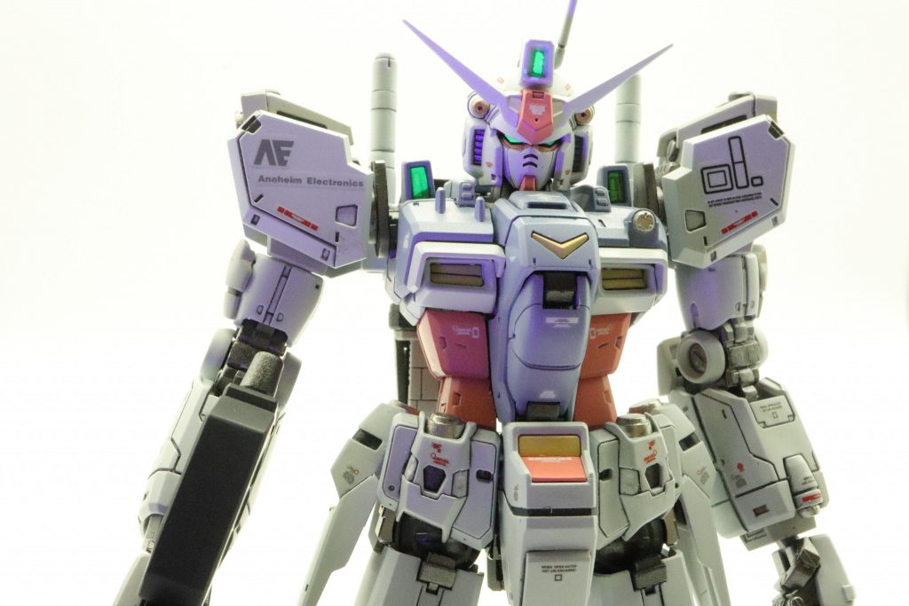 蛍光塗料を使って、ビコーンシステムwセンサーと目を光らせてみました。