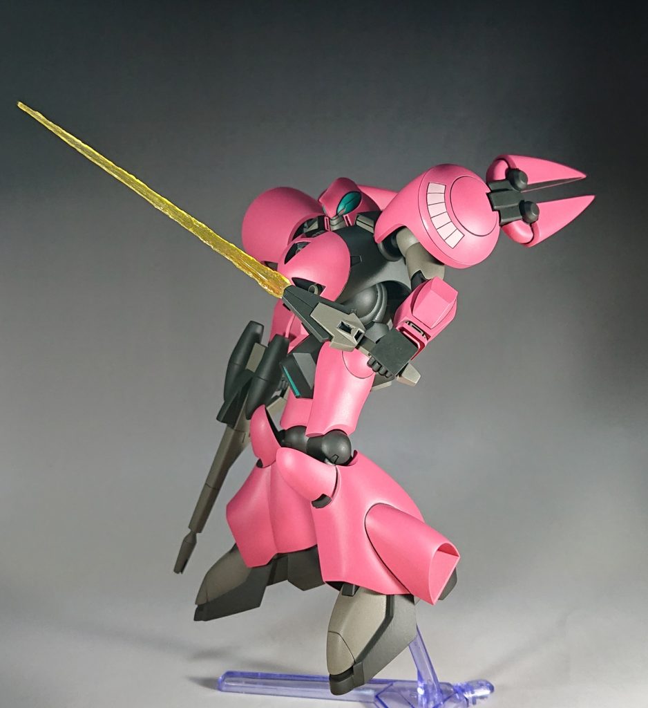 コンティオ専用ビームサーベル一体成型の刃部分を切り飛ばしてクリアパーツで作り直しました