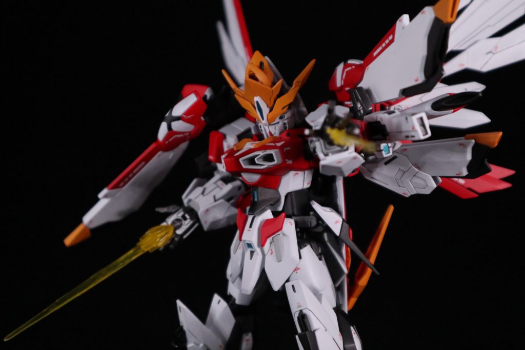 ビームサーベル。ハンドパーツと一体。いちいち用意しなくていいのでこのパターンがやめられない。ビルドナックル平手にサーベル貼ってます。