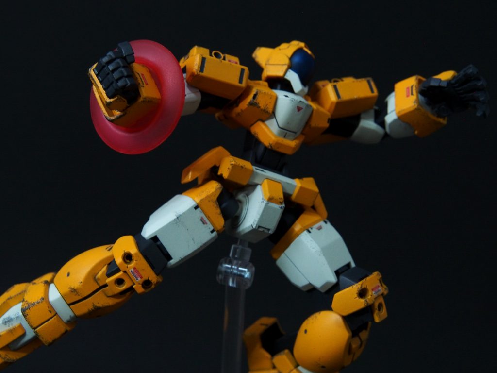 ビームラリアット!この武装大好きです!ちなみに手首は10年前に購入したコトブキヤのものを使用しました。