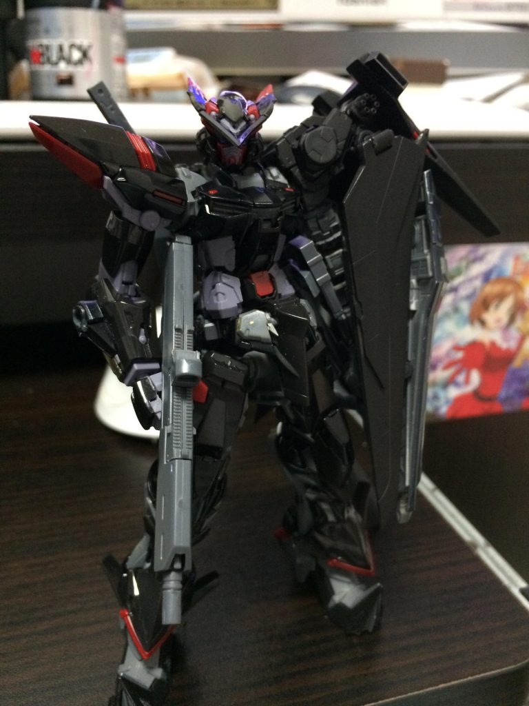 正面。夜間迷彩仕様みたいな感じ。