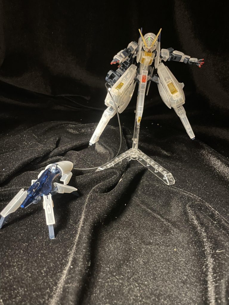 コンポジットシールドブースター、クロー形態。付属のリード線を無くしてしまい、他のキットのリード線を使ったら、なんかペット形態になりました。