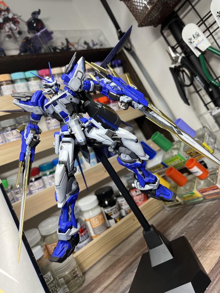フレームを一部ガンメタルにカラー変更してます
