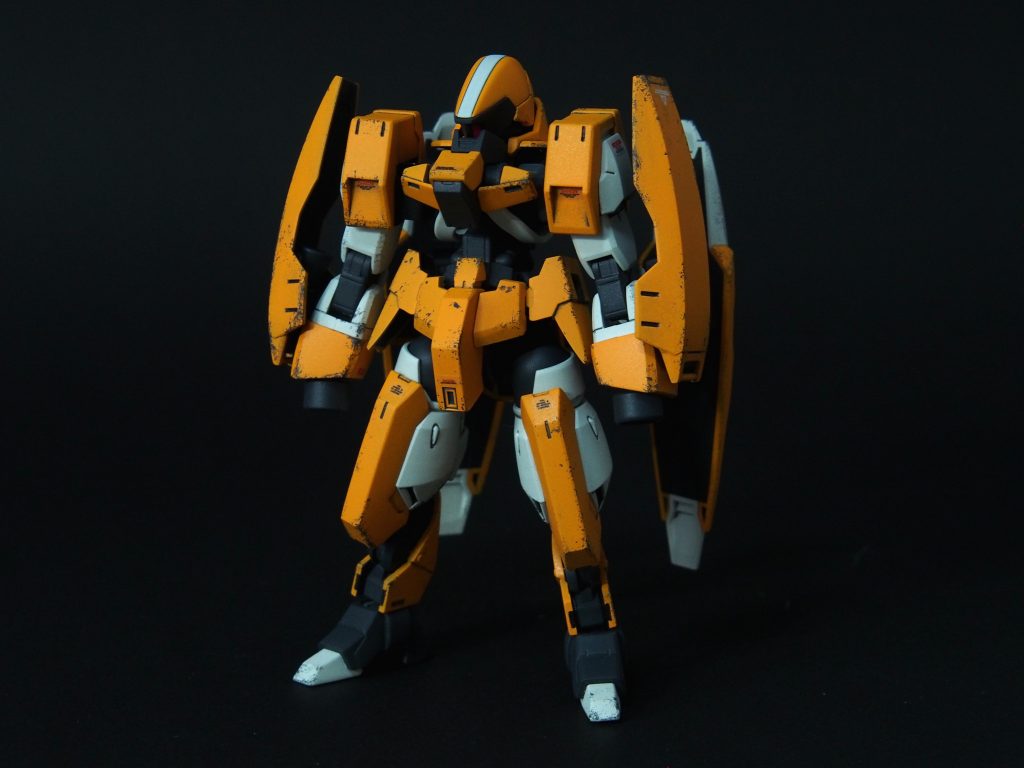 続いてグレイズスパロー。グレイズリッターをベースに肩、太ももをAGE1スパロー、その他ジャンク等でプチモビとして作成したグレイズです。