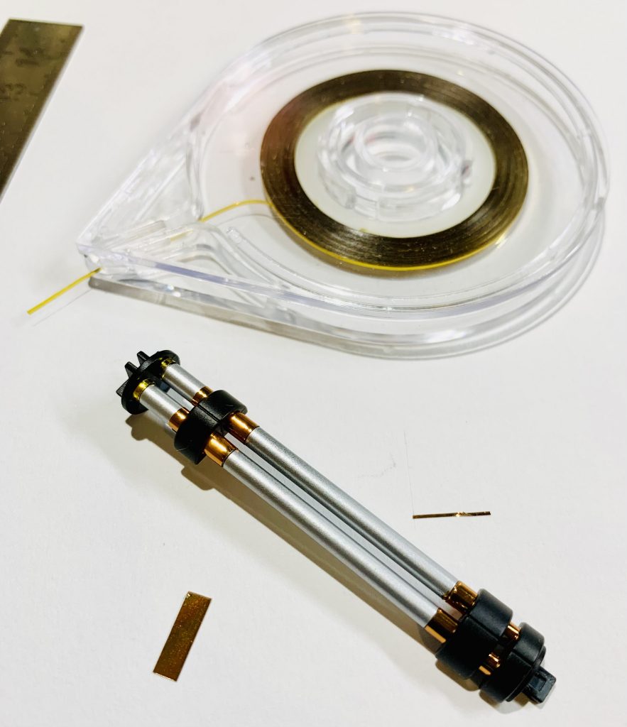 ガトリングは目玉装備にしたかったので塗り分けに挑戦しました。マスキングしきれないところはテープで加工して誤魔化します!