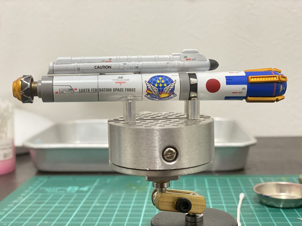 タンクには以前スケールモデルを作成した際に余っていた武器パーツを追加してます。