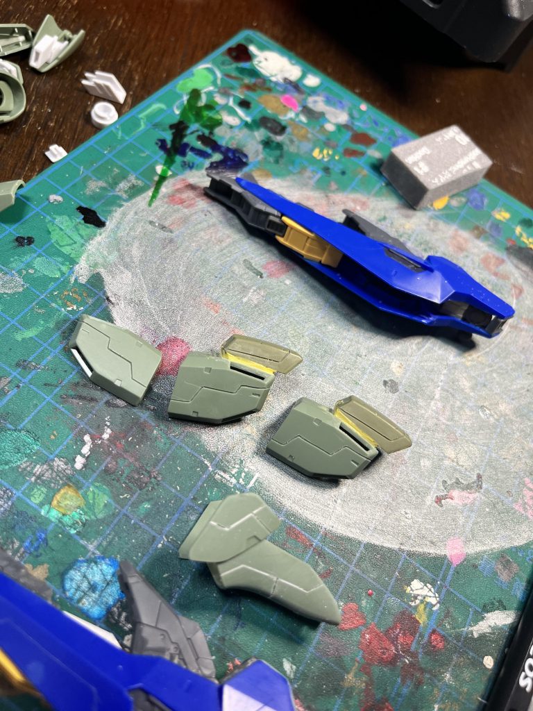 筋彫り、バーニア作成 肩アーマーはスラスター追加ツインテールはテルティウムアームズと30mmのミキシング