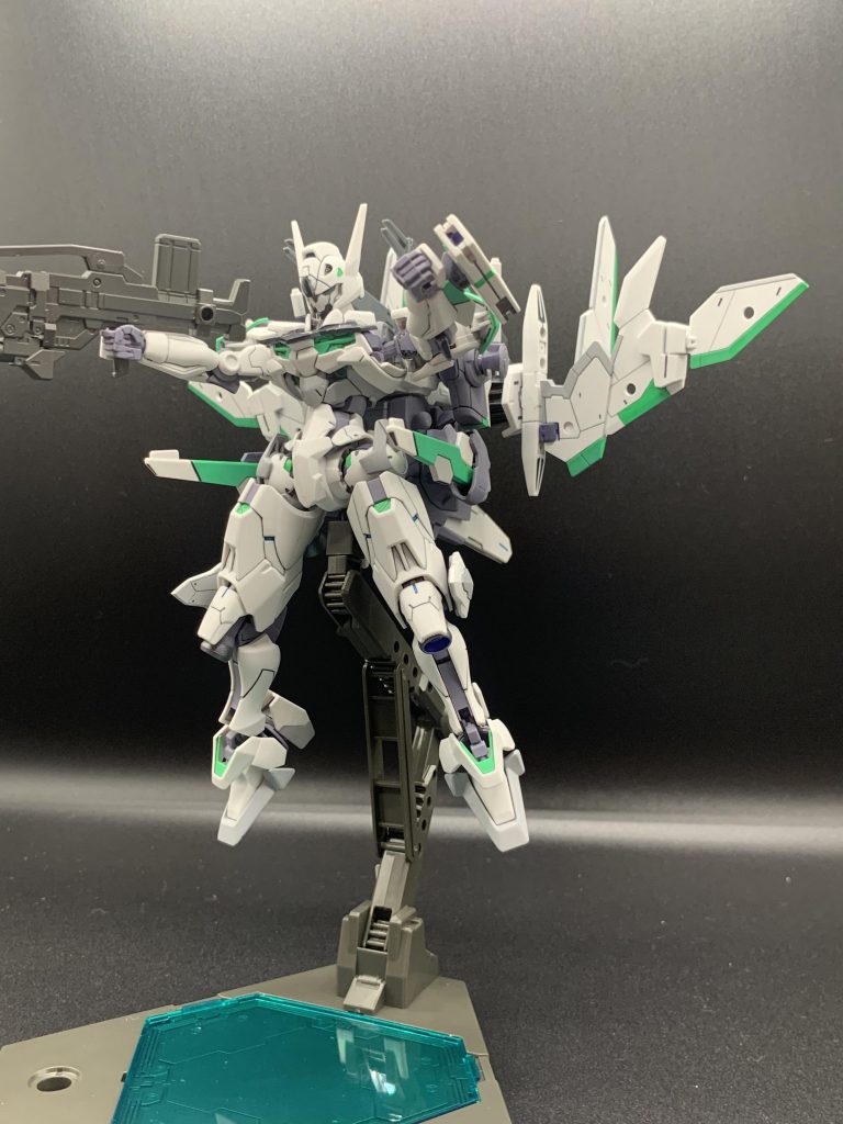 ウイングやビットステイブが下に着く箇所を前に突き出すとハイマットモードフルバーストっぽくできます！他にも巡航形態や高速飛行だったり、翼の向き次第で結構印象が変わるので色んな形態「取れそうです。最終形態としては穴空き部分にミサイルやプロペラントタンクを着けて長距離強襲型もできそうです。（妄想）結構簡単な改造しかしてませんが個人的にかなり好きな分類なので満足です！次は何作ろうかな。。。