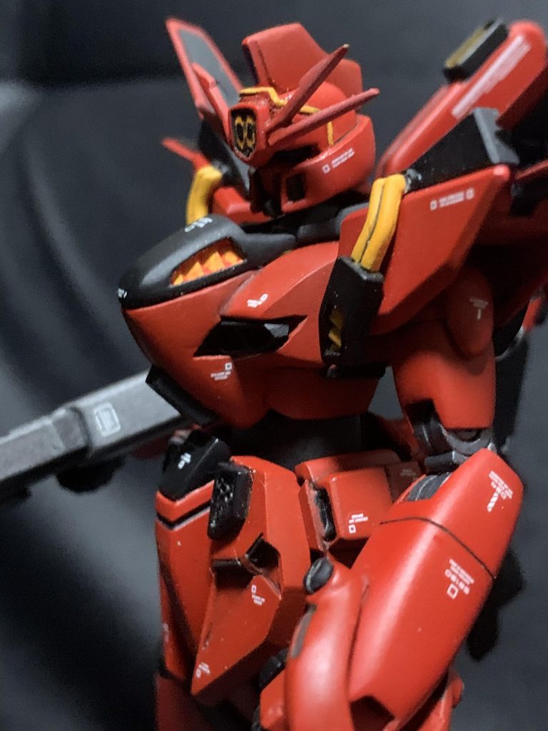 パッと見で「RE/100」のものに見間違いされたら「してやったり😏」ですね。…まぁ、肘関節でモロバレなんですが😆