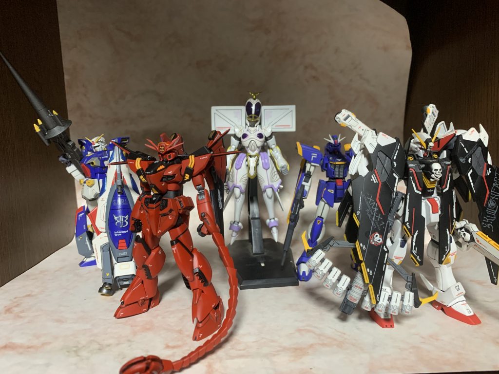 これで「鋼鉄の7人」MSが5体まで完成させることが出来ました😆一番小さいのと一番デカいのが残ってはおりますが…😅