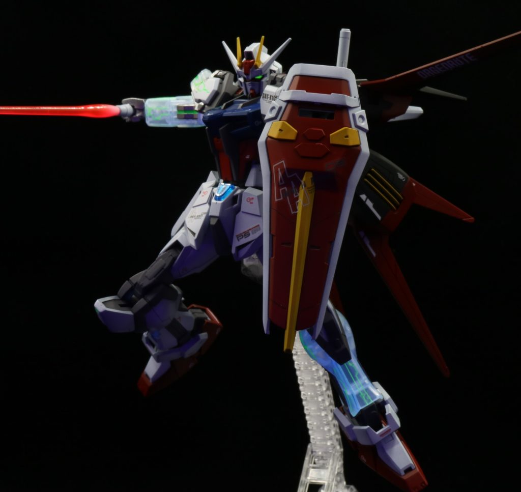 シールドの立体を無視して貼り付けた「AA(Arch Angel)」ロゴがなかなかカッコよく決まって満足です！(*´▽｀*)最後までご覧いただきありがとうございました！