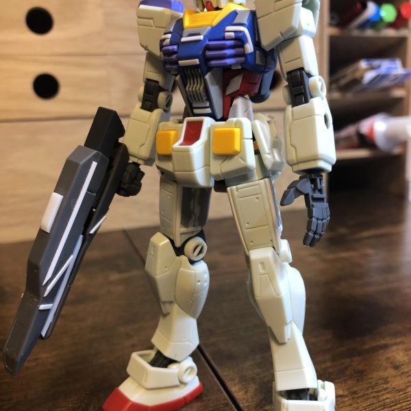 観覧くださりありがとうございます！現在製作中のアーマー装備型reviveガンダムでございますが、ガンダムの改造、ディテール追加等進みましたので、ここで2回目のストーリー投稿をさせて頂きます！ガンダム:主に腰から上を自分好みにプラ板、スジボリ、他パーツの流用等、改造しました。下半身はアーマー装備の為、事前にアーマーをノーマル状態のガンダムの下半身に合わせて削り込んでしまった為、大胆な改造が出来ず、下半身延長の為、足首関節で1ミリ、膝関節で1ミリ、計2ミリの延長と、主にスジボリでディテール追加しました。最初にアーマーのサイズ調整をしてしまった事は反省点でございます。今後は、頭部、腕、フロントアーマー等、もう少し改造したいと思います。アーマー:アーマーは、前回ストーリー投稿させて頂きました、ジュミナスの重装ユニットを装備予定でございます。主に既存モールドの掘り起こし、カラーリング変更を予定しています。次回投稿は、完成作品の投稿を予定しています。もう少し時間はかかりますが、投稿の際は、観覧頂けましたら幸いです😊三枚目の写真は、比較の為に、息子が同じNo.191ガンダムを組んでくれました。（2枚目）