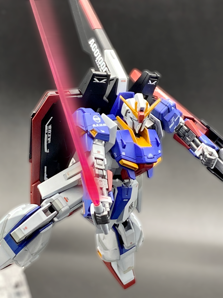 全身にスジ彫を追加し、色分けして情報量を増していますが、センスも経験もないので、Zの作例を検索して参考にさせていただきました。この時初めてGUNSTAの存在を知った、キッカケの作品としても思い出深いです。