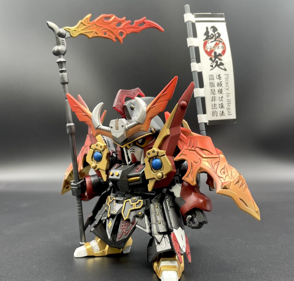 炎を纏った大鎌【大極炎】2対の突撃手甲【雀蜂】武者でありながら刀を持たず、闇に紛れ人知れず悪を斬る。汚れ役を一手に引き受ける彼の心には、確かに正しき炎が宿っている!