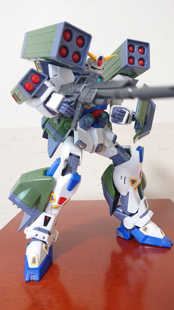 ビームピストルが付いてくるんですがビームライフルよりポロリが酷いのでビームライフル持たせてます♪