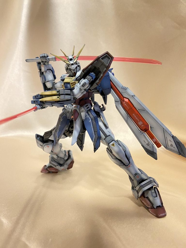 ご覧いただきありがとうございますさすがRG!細かいパーツがありすぎて大変でしたが苦労した分、完成すると感度します😭最近のガンプラの技術ってホント素晴らしいのとみなさんの作品がすごすぎて参考にさせていただいてます。またよろしくお願いします!