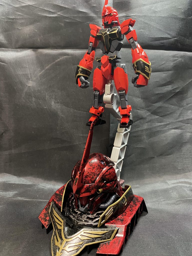 ベース上に起立！前腕でかい。