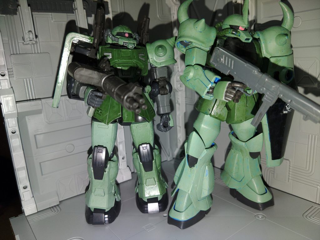 前作アクトザクと久しぶりにガンプラ買ってたお店に行ったらガンプラも塗料も置いて無いと言う