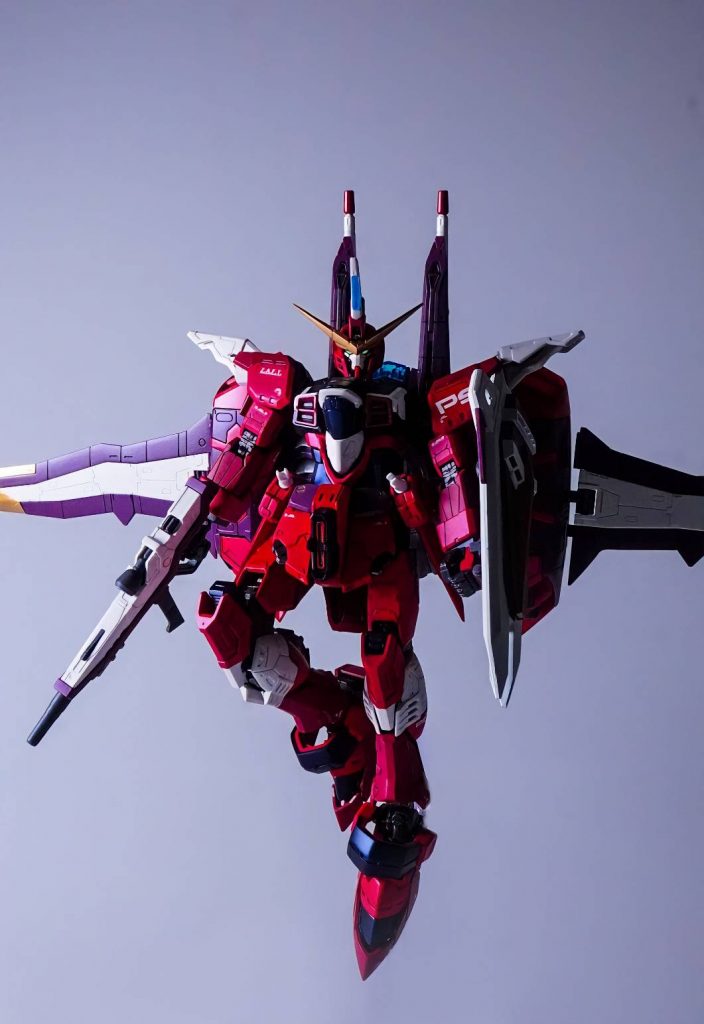 前回のアスモデウスと同様にデカールを貼った後、キトンブルーパール→光沢クリアー→つや消しの順でコートしています。