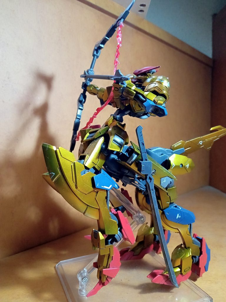 前脚と後ろ足の間がスカスカだったので、スクラップパーツでウメました