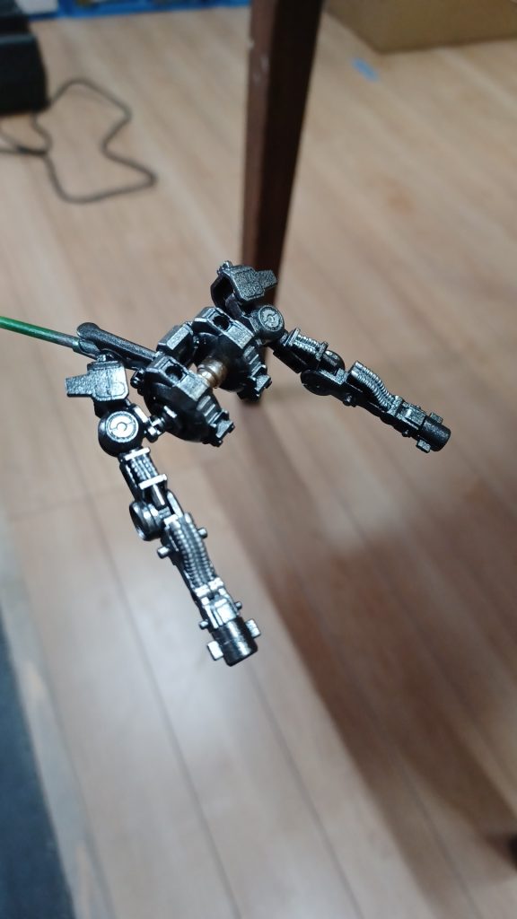 内部フレームも、メカっぽく塗装しました。