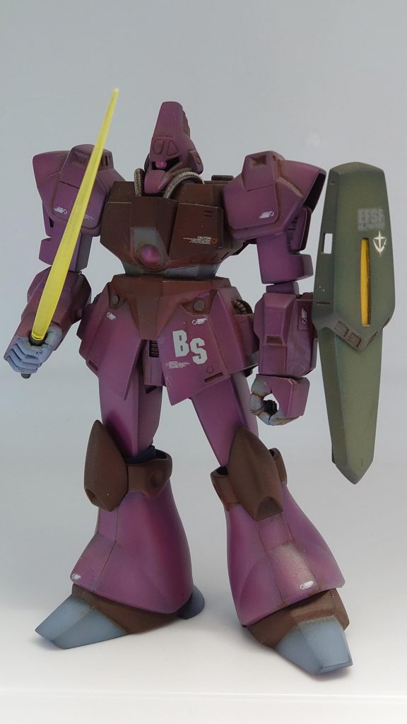 ビームサーベルはHGUCから転用しました。