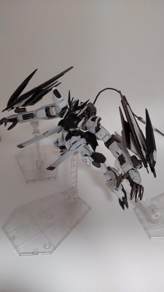 ポージングを追加しました。レール砲の展開時です。