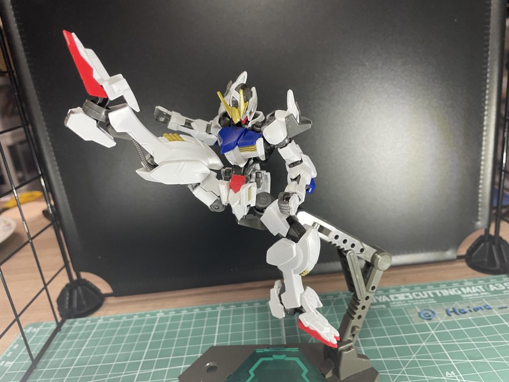 見て!この足の稼働!!