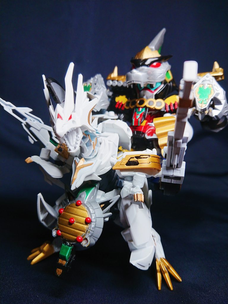 ディノカヴァリエ ディノシーザー シャイングラスパーブラキオンの三位一体の姿ガンドランドではありえなかった、竜の騎士の究極の姿。