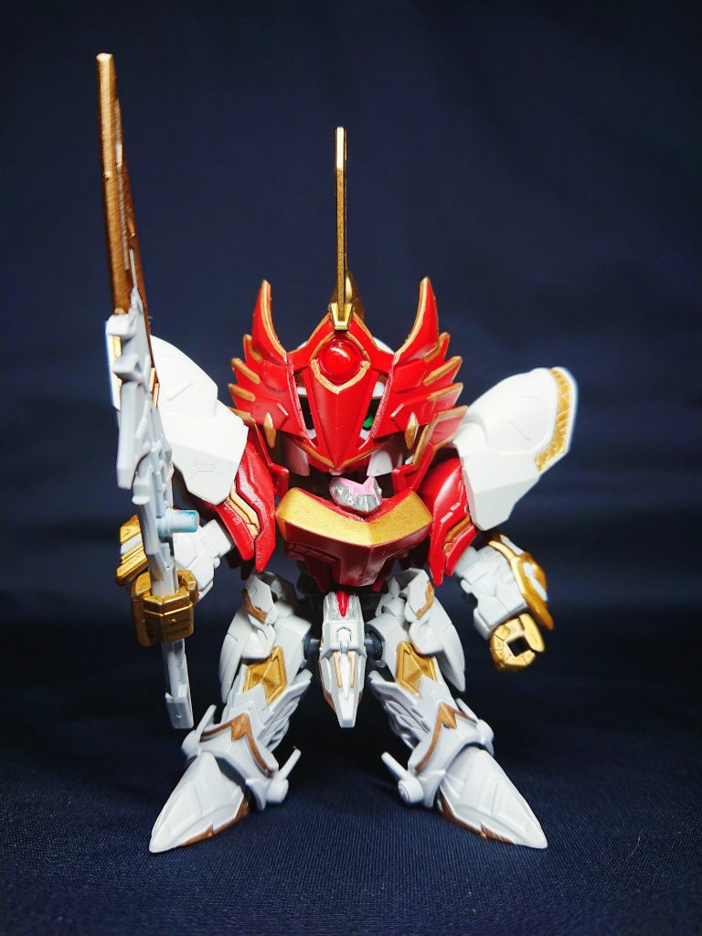 キャメロット城に代々伝わる一角の軍馬。その馬をウィザードガンダムが手懐け乗り継いでいる。そしてその一角軍馬の鎧をウィザードが装備し、槍を武器に戦う聖騎士にクラスチェンジした。