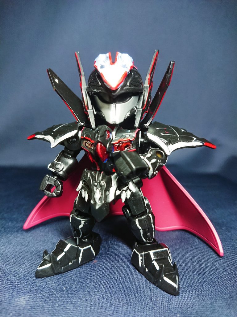 ヒーローのリュージョン サントアリオからやって来た正義の使者。瀕死のレッドを救い、ヒーローの力 アルカイザーへの変身能力を与え、陰で見守る。