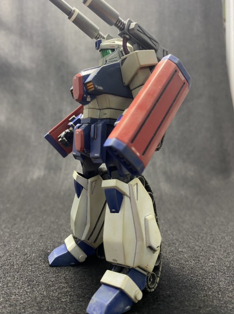 ラッカーで塗装後ウェザリングマスターで汚しを入れてあります。キット付属のデカールは古い上にデカすぎるので市販品を使用しました。